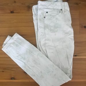 EUC gap always skinny jeans in size 26